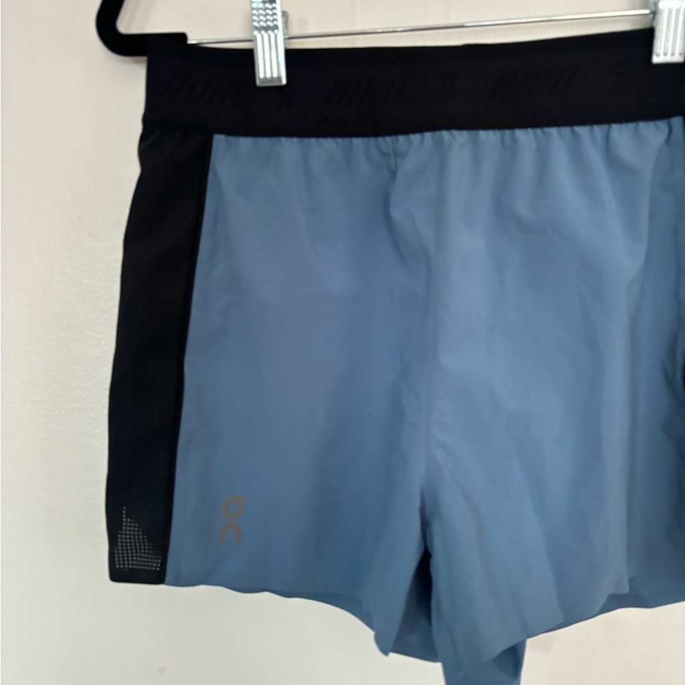 On Cloud Running Active Short Small - image 2